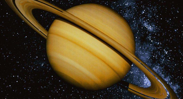 Quanto pesa Saturno?