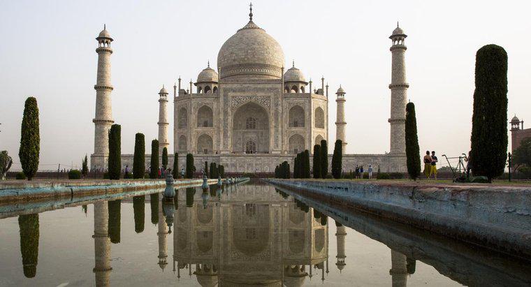 Por que Shah Jahan construiu o Taj Mahal?