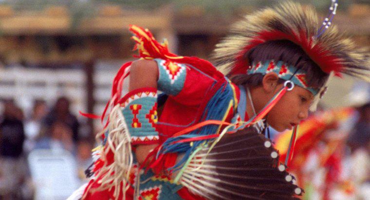 Quais tradições são praticadas pelos índios Sioux?