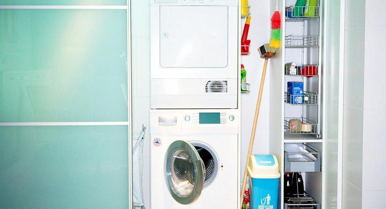 Quanto espaço é necessário para uma lavadora e secadora empilháveis?