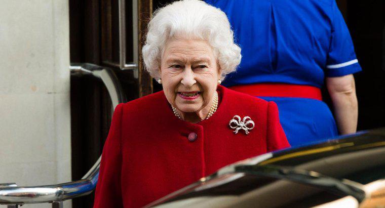 Quantos filhos a rainha Elizabeth tem?