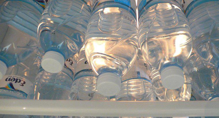 Água destilada é o mesmo que água estéril?
