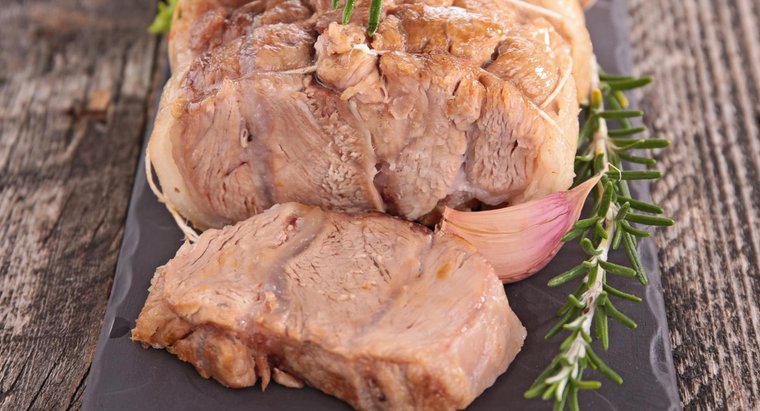 Quanto tempo leva para cozinhar a carne assada no forno?