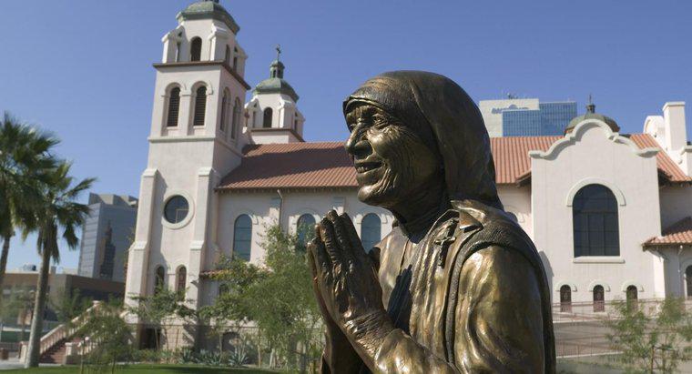 Por que Madre Teresa era famosa?