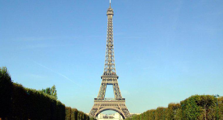 Qual é a altura da Torre Eiffel?