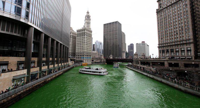 Quanta tinta é necessária para tornar o rio Chicago verde?