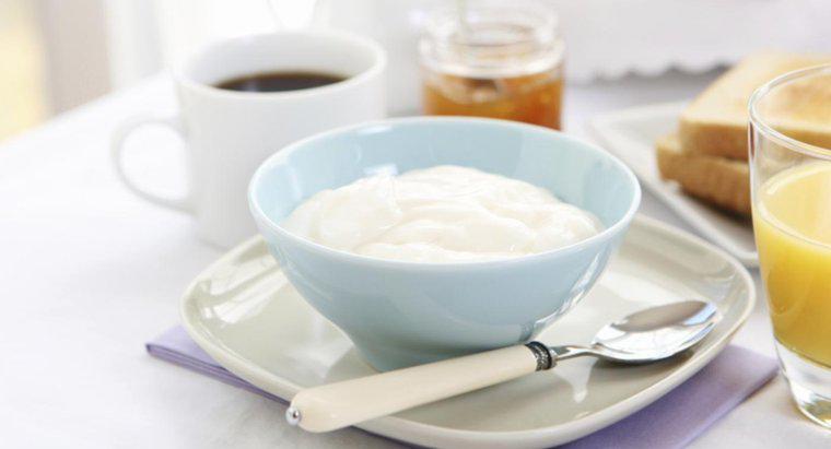 Quanto tempo pode o iogurte permanecer sem refrigeração?
