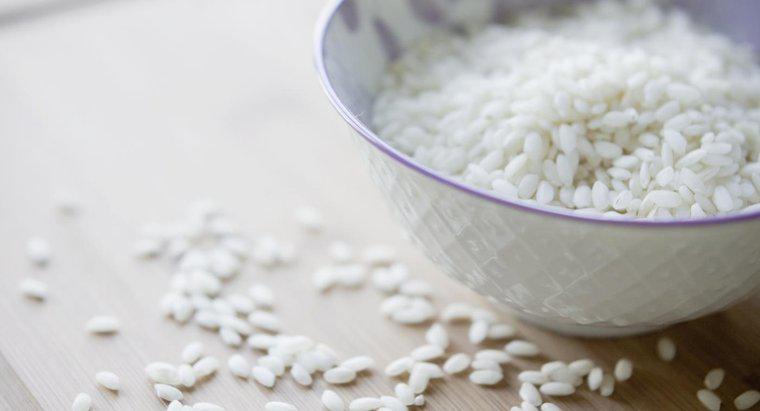 Quanto arroz faz uma xícara de arroz cru?