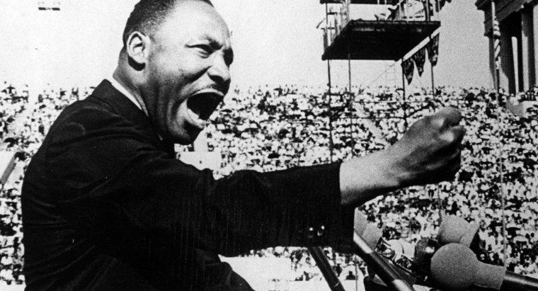 Quando foi baleado, Martin Luther King Jr. morreu imediatamente?