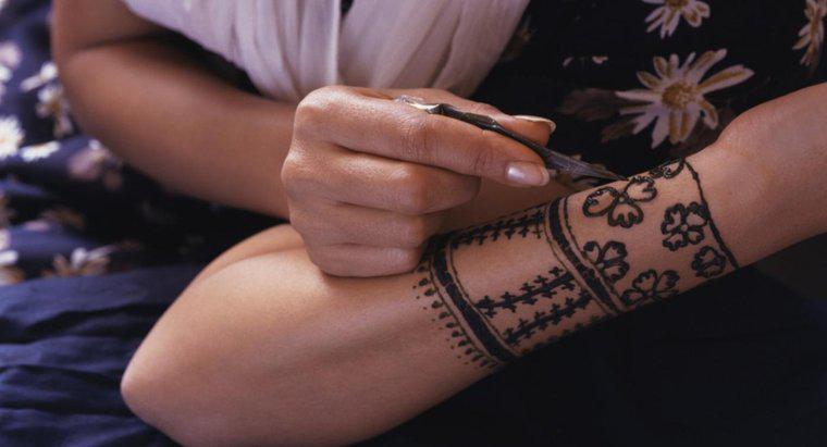 Como você faz a tinta Henna?