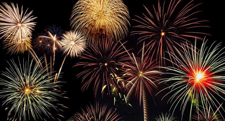 Por que o 4 de julho é comemorado com fogos de artifício?