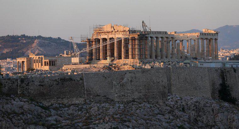 Do que é feito o Partenon?