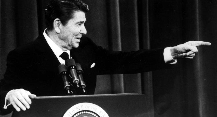 Por que Ronald Reagan foi chamado de "o grande comunicador"?