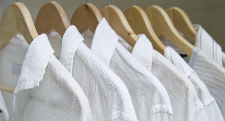 O que posso usar para manter as camisas de algodão brancas?