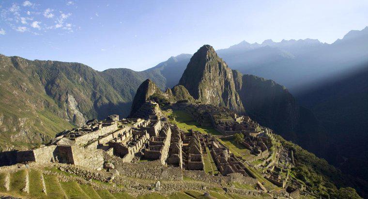 Como os Incas se adaptaram ao seu ambiente?