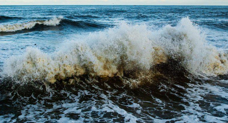 Como as ondas transportam energia de um lugar para outro?