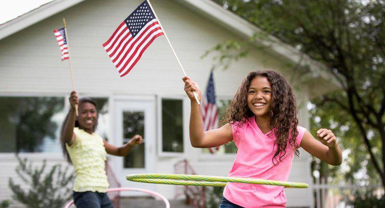 Quais são alguns fatos para crianças sobre a bandeira americana?
