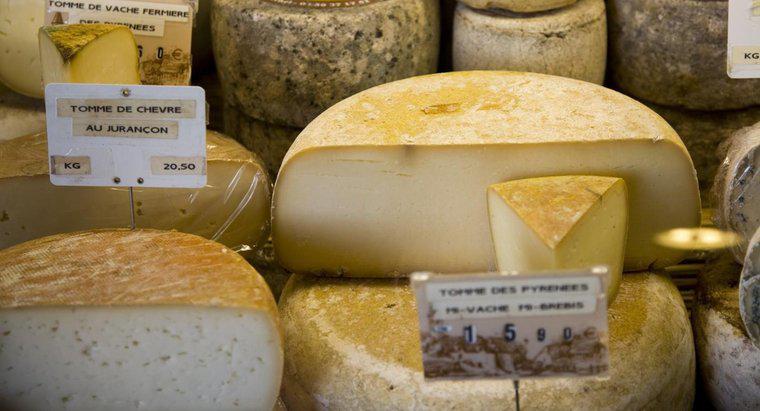 Por quanto tempo o queijo pode ser deixado sem refrigeração?