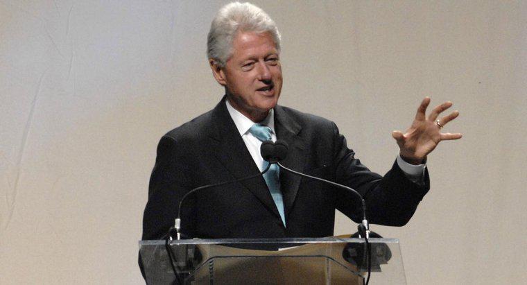Quantas crianças Bill Clinton teve como pai?