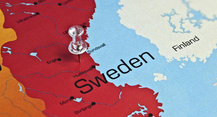 Que países fazem fronteira com a Suécia?