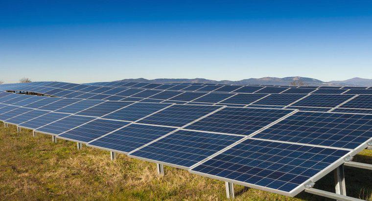 Como a energia solar gera eletricidade?