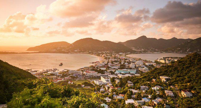 A ilha se chama Saint Martin ou Sint Maarten?