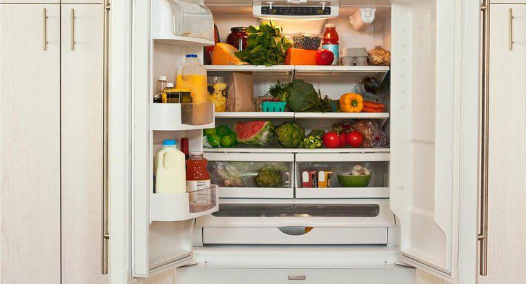 O que significa se o refrigerador funciona, mas o freezer conectado não?