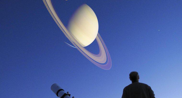 Quanto Saturno pesa em libras?