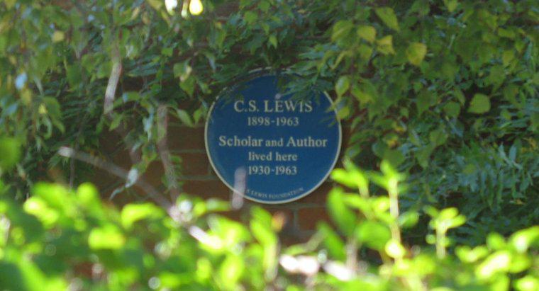 Quantos livros C.S. Lewis escreveu?