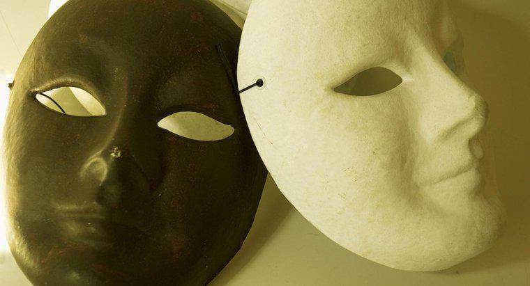 Por que os atores da Grécia Antiga usavam máscaras?