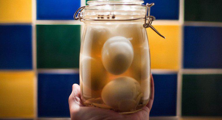 O que acontece se você molhar um ovo em vinagre?