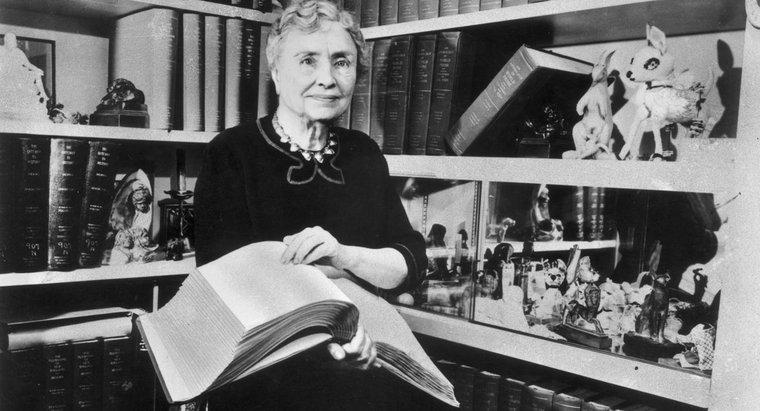 O que fez Helen Keller perder a visão e a audição?