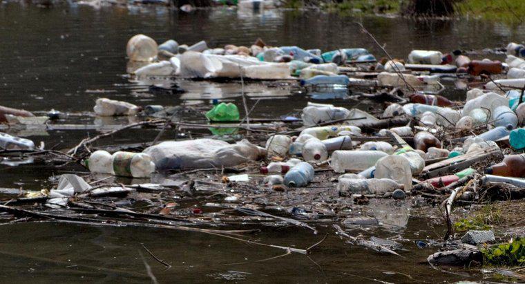Por que o plástico não é biodegradável?