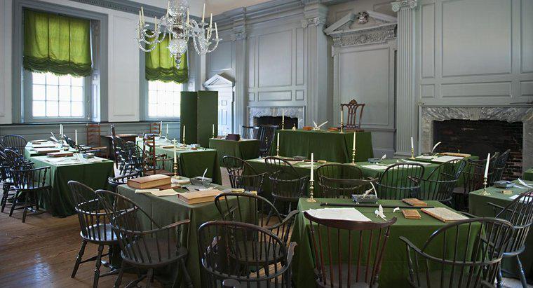 Quais são alguns fatos interessantes sobre o Independence Hall?
