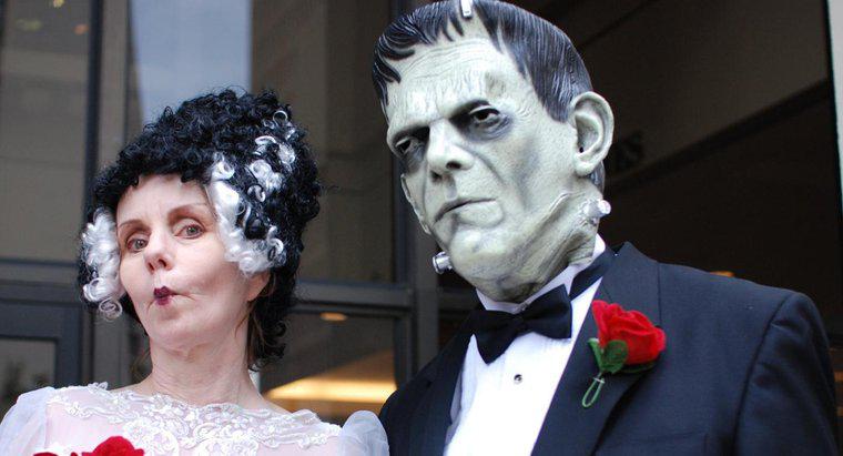 Quais são alguns exemplos de romantismo em "Frankenstein"?