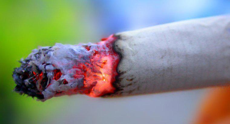 Como você se livra das marcas de queimadura de cigarro no tecido?