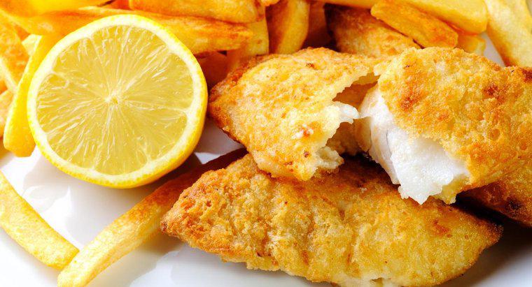 Quais pratos acompanham peixes fritos?