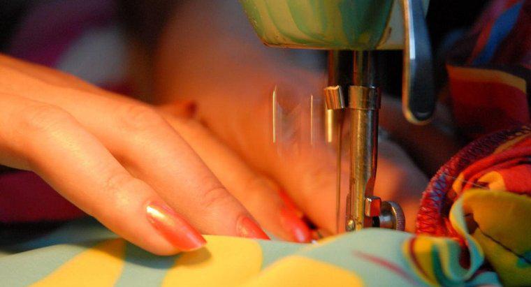 Qual era o fabricante das máquinas de costura para costureiras?