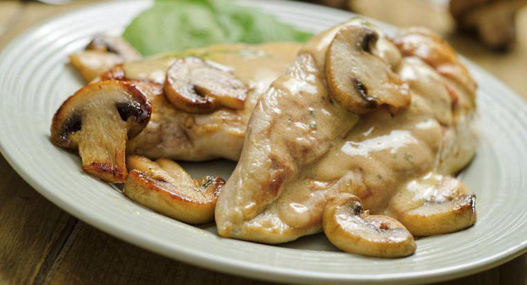 O que é uma receita simples de peito de frango?