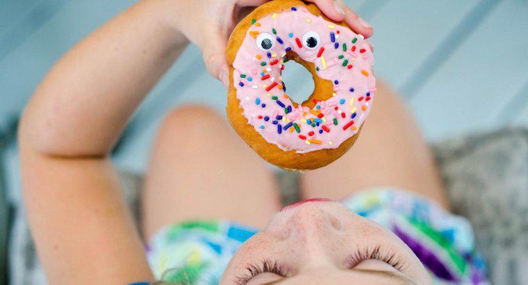 Qual é a variação normal de açúcar no sangue pela manhã?