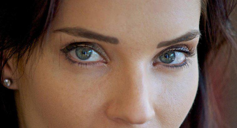 Que maquiagem você deve usar para olhos verdes?