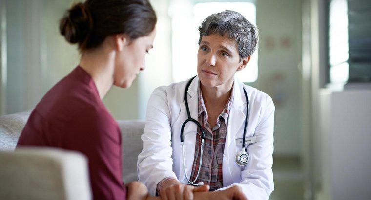 Quais são os sintomas de um cisto ovariano rompido?