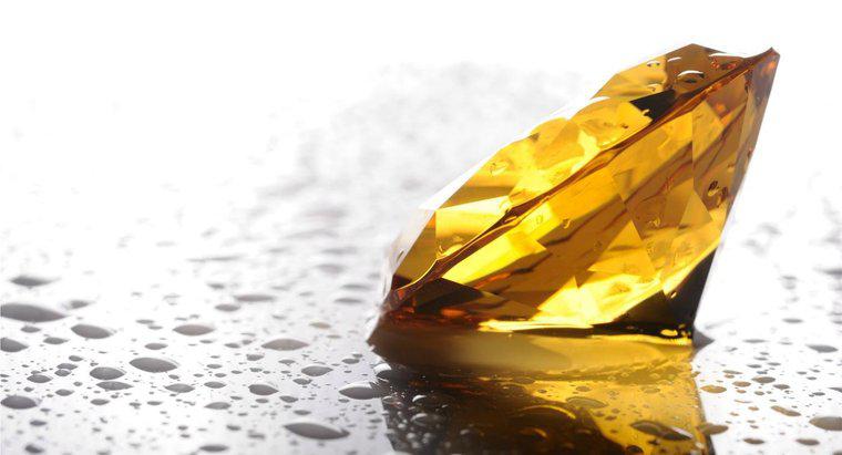 O que é um diamante canário?