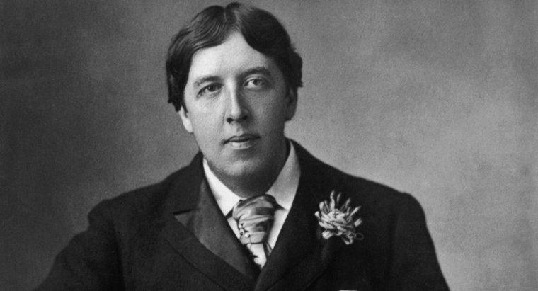Que temas são expressos em "O príncipe feliz", de Oscar Wilde?