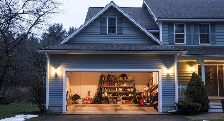 Qual é o tamanho de uma garagem típica?
