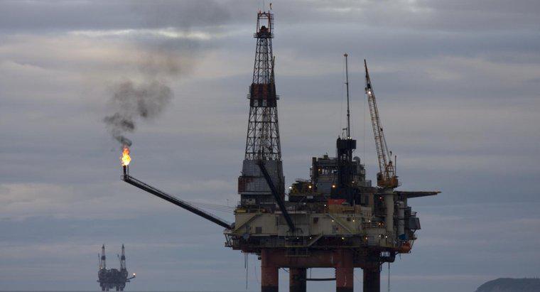 Quais são alguns dos prós e contras da perfuração de petróleo no Alasca?