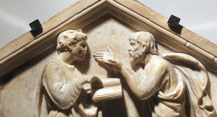 Por que Aristóteles foi famoso?