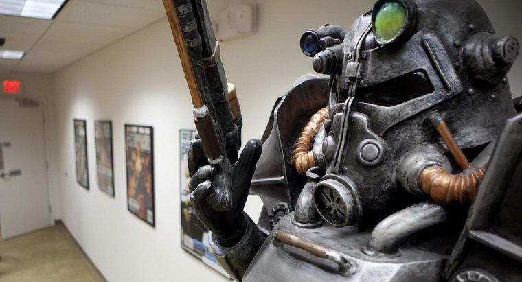 Qual é o uso da chave do cofre que Desmond oferece em "Fallout 3"?