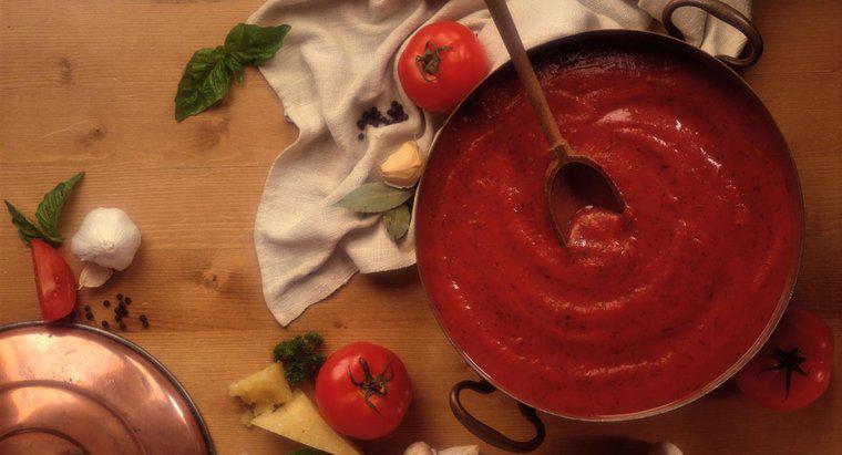 Qual é a diferença entre purê de tomate e passata?