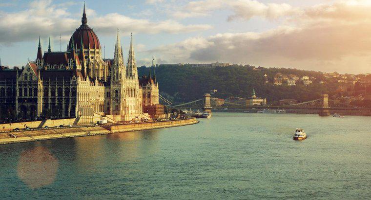 Quais capitais ficam no rio Danúbio?